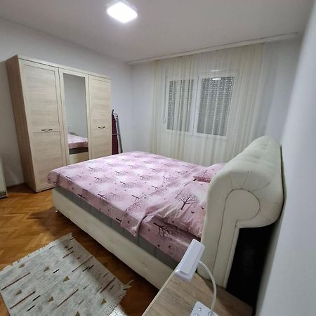 Apartment Vuk พอดโกริกา ภายนอก รูปภาพ