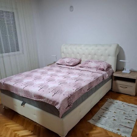 Apartment Vuk พอดโกริกา ภายนอก รูปภาพ